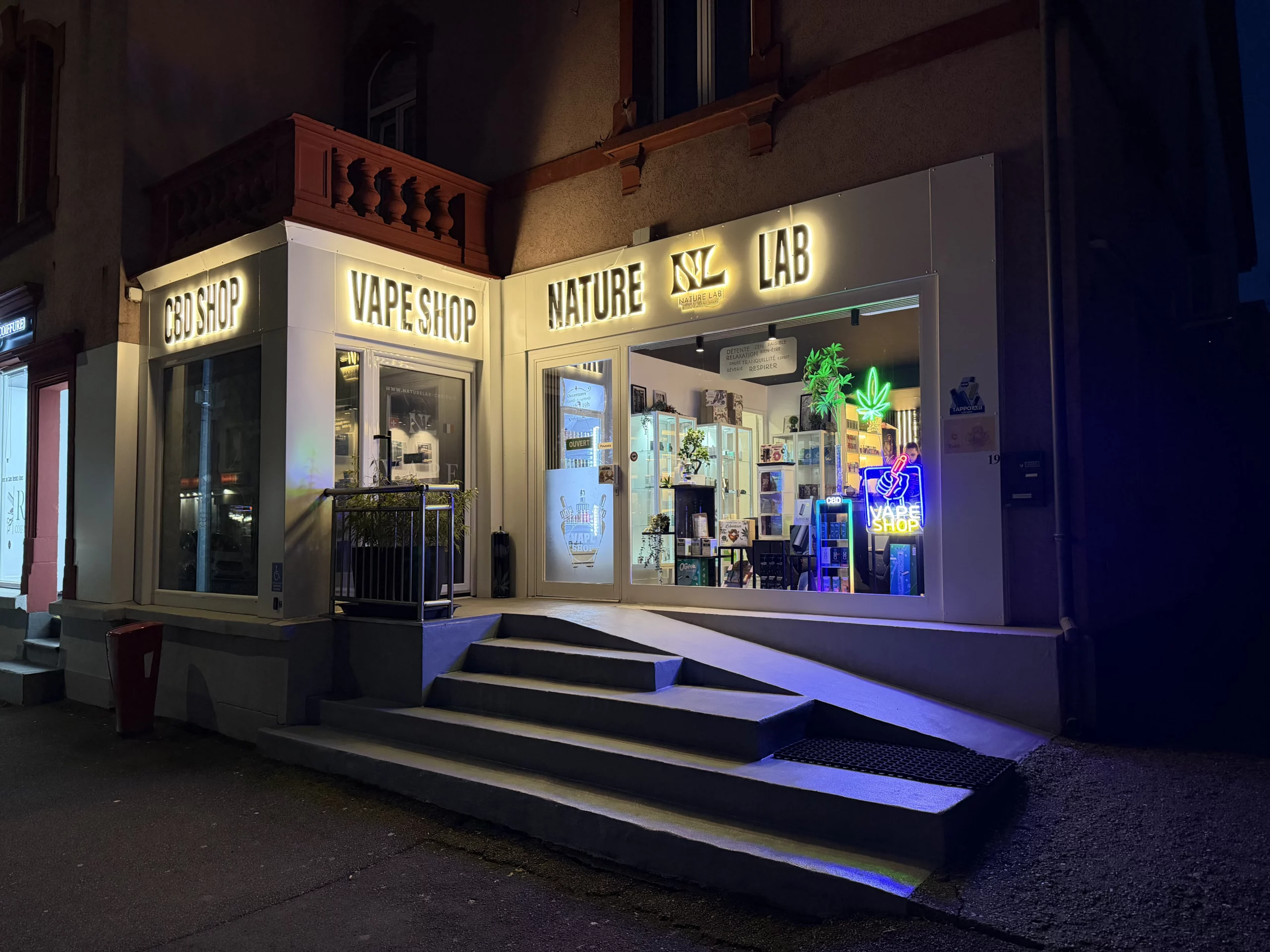 Boutique CBD Nature Lab Saint-Louis — intérieur magasin