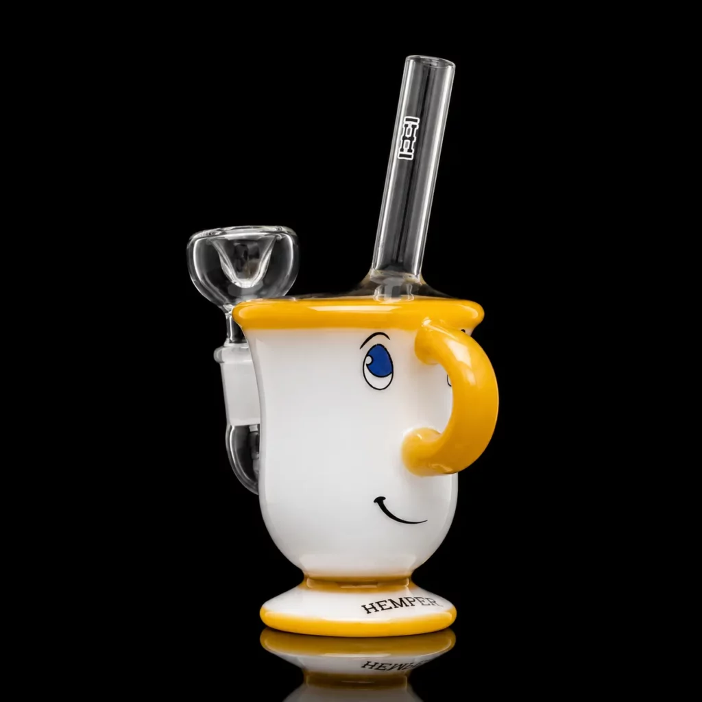 Bong Tea Party HEMPER en verre borosilicate en forme de tasse de conte animé blanche à anse dorée avec paille-embout logotée