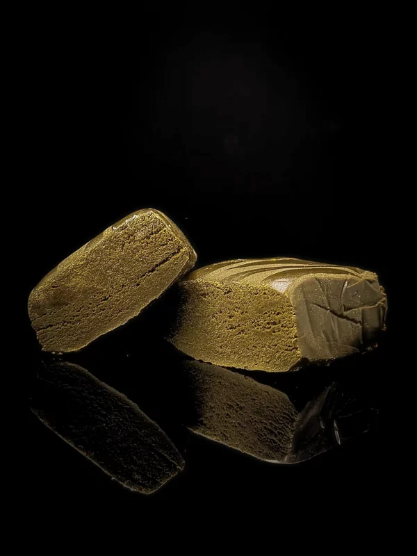 Bubble Hash - fond noir studio, boutique Nature Lab
