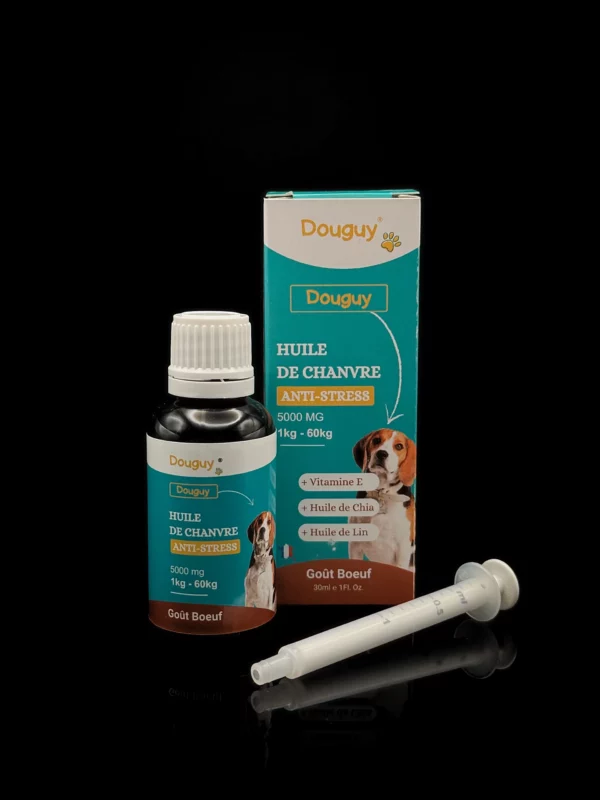 DOUGUY – Huile de Chanvre Anti-Stress pour Chiens – 5000mg - fond noir studio, boutique Nature Lab