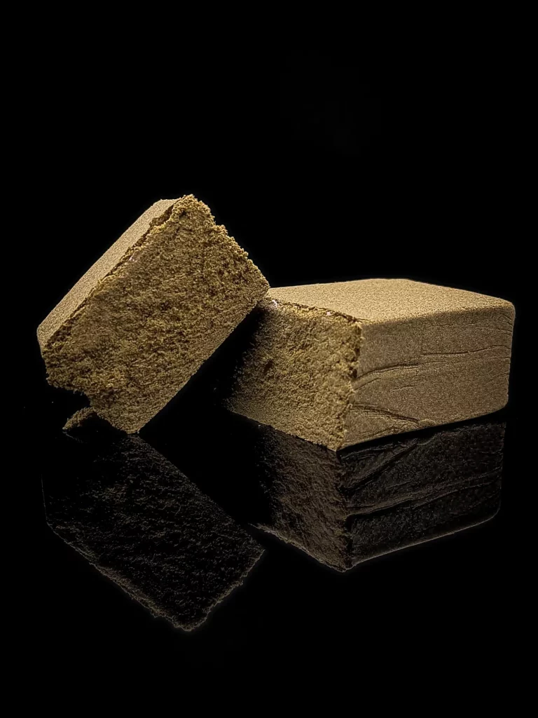 Dry Sift - fond noir studio, boutique Nature Lab