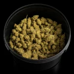 Fleurs CBC Strawberry Banana Gelato en pot, vue d’ensemble des têtes, boutique Nature Lab