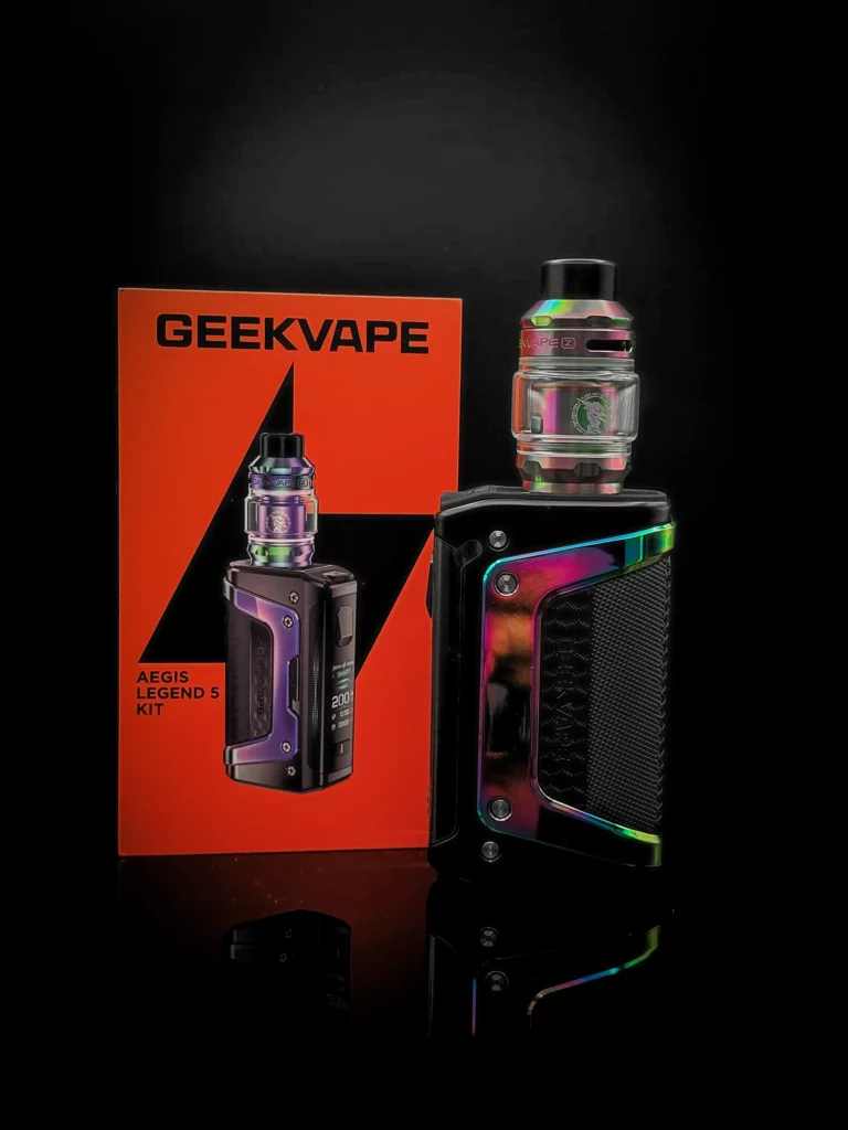 GeekVape Aegis Legend 5 - fond noir studio, boutique Nature Lab