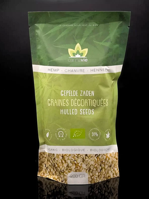 Graines de chanvre décortiquées 200gr – Cannavie - fond noir studio, boutique Nature Lab