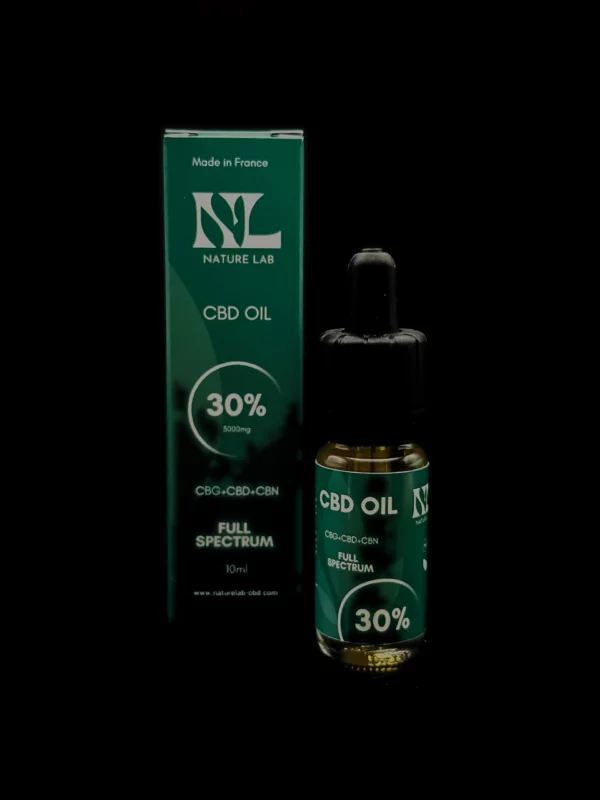 Huile CBD 30% Nature Lab - fond noir studio, boutique Nature Lab