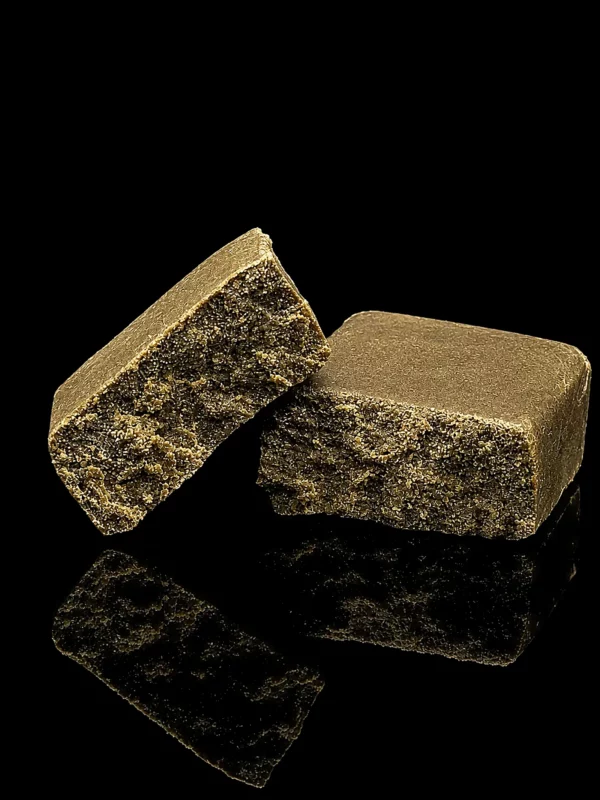 Limoncello Dry - fond noir studio, boutique Nature Lab