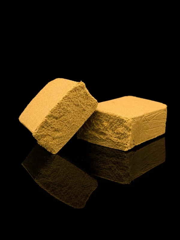 Résine CBD Blueberry Pollen 30 % - blocs de pollen pressé