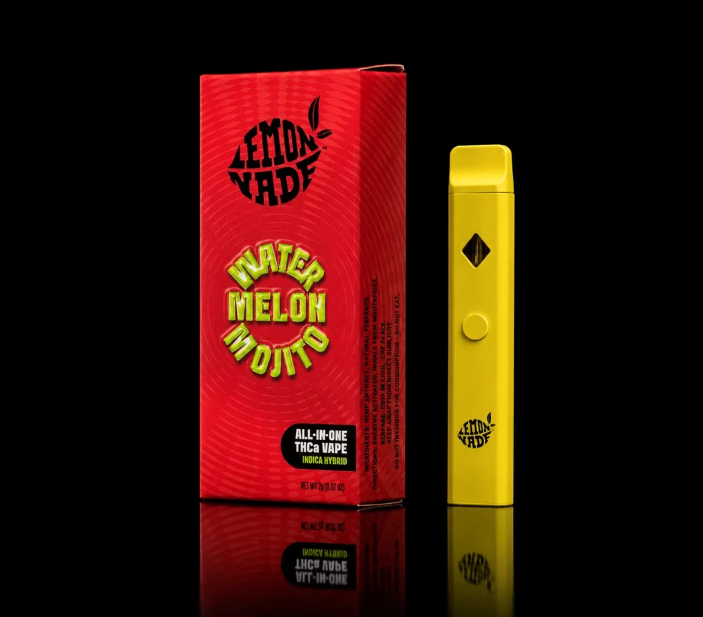 Vape Lemonnade 2G Watermelon Mojito - puff CBC tout-en-un, boîte rouge et vape jaune sur fond noir