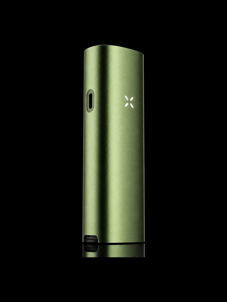 Vaporisateur PAX 4 coloris vert avec LED en pétales - fond noir studio, boutique Nature Lab