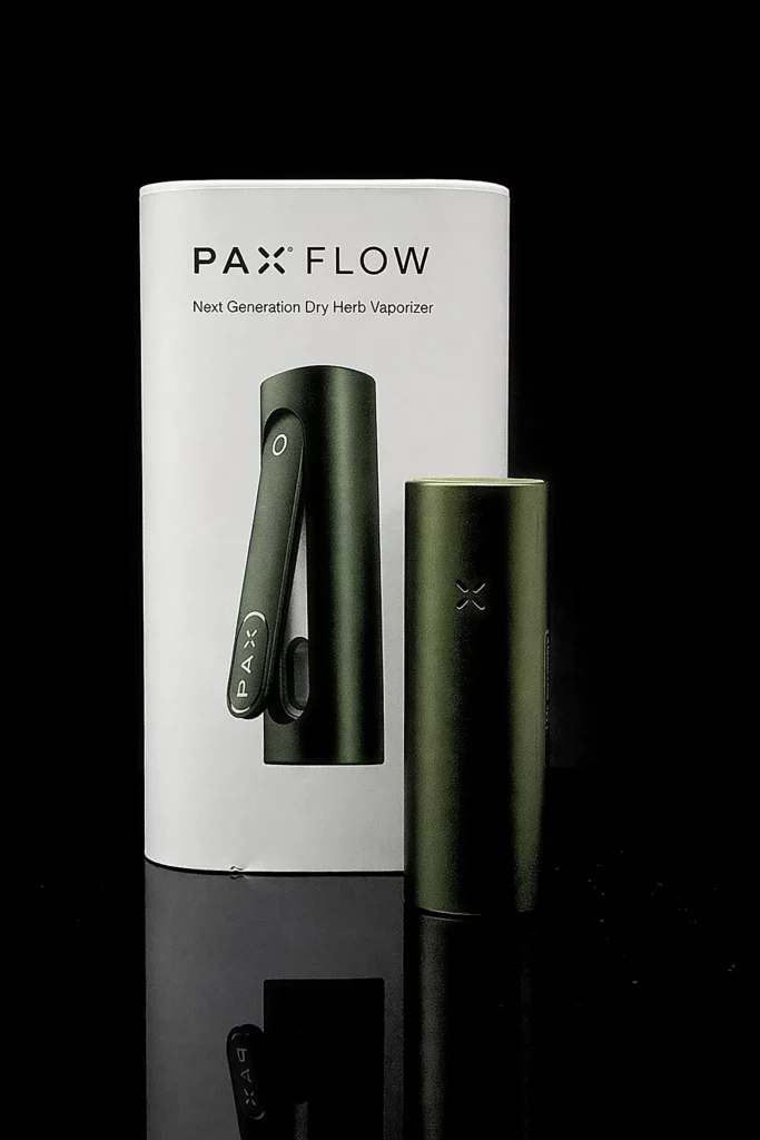 Vaporisateur PAX FLOW - fond noir studio, boutique Nature Lab