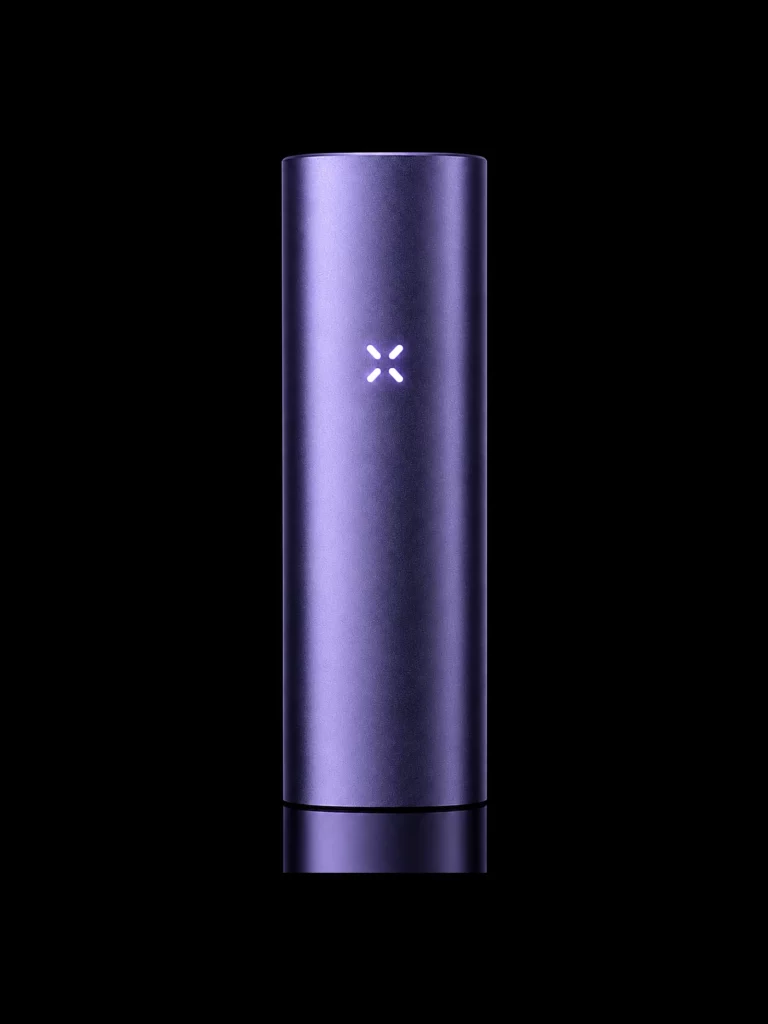 Vaporisateur PAX Plus coloris periwinkle violet avec LED en pétales - fond noir studio, boutique Nature Lab