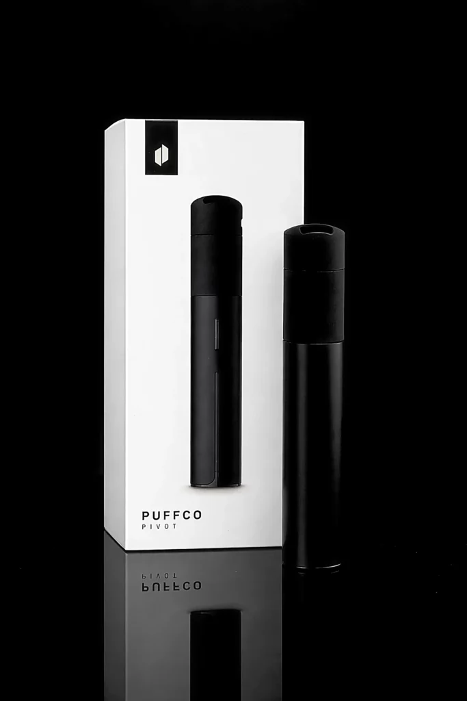 Vaporisateur Puffco Pivot - fond noir studio, boutique Nature Lab
