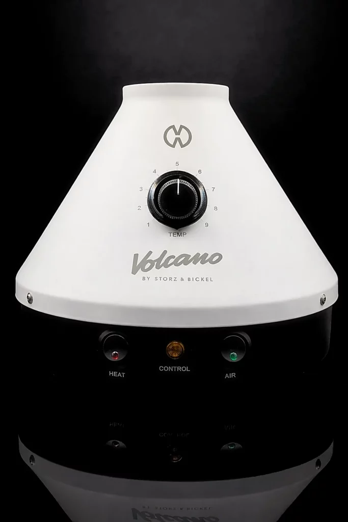 Vaporisateur Volcano Classic – Peace Edition “with Love, for Peace” - fond noir studio, boutique Nature Lab