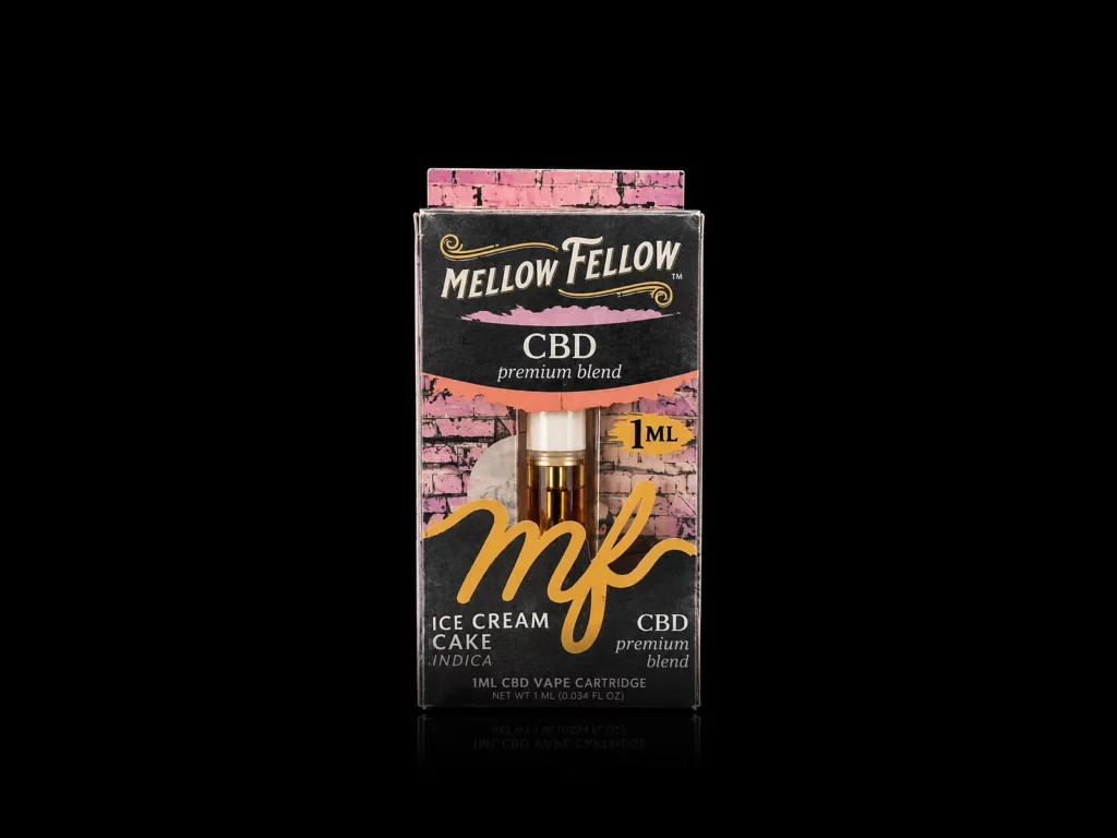 Cartouche 510 Mellow Fellow CBD Ice Cream Cake 1 ml dans sa boîte rose et noire scellée, sur fond noir