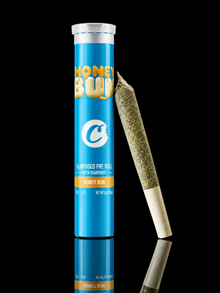 Pre Roll Cookies Honey Bun : tube bleu ciel scellé et cône 1 g infusé, sur fond noir