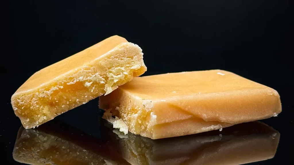 Résine CBC Tropical Full Melt sur fond noir, concentré full melt sans solvant